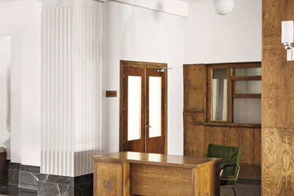 05-etsam-front-desk-100